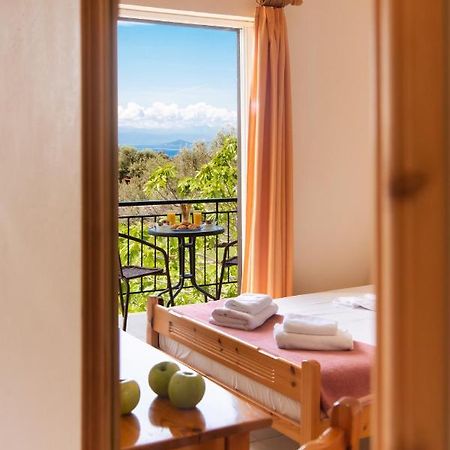 Amarandos Studios With Swimming Pool By Imagine Lefkada ซูกาเลดส์ ภายนอก รูปภาพ