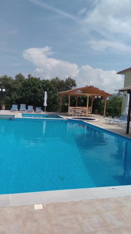 Amarandos Studios With Swimming Pool By Imagine Lefkada ซูกาเลดส์ ภายนอก รูปภาพ